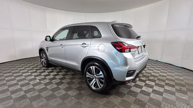 2025 Alloy Silver Metallic Mitsubishi Outlander Sport 2.0 ES 4X4 SUV