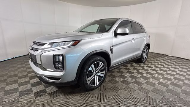 2025 Alloy Silver Metallic Mitsubishi Outlander Sport 2.0 ES 4X4 SUV