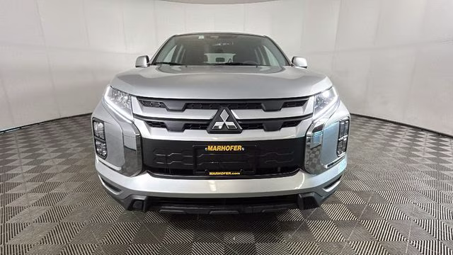 2025 Alloy Silver Metallic Mitsubishi Outlander Sport 2.0 ES 4X4 SUV