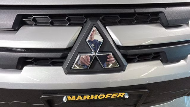 2025 Alloy Silver Metallic Mitsubishi Outlander Sport 2.0 ES 4X4 SUV