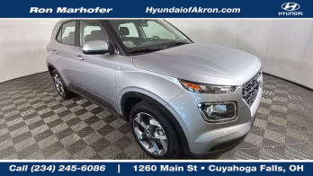 2025 Shimmering Silver Hyundai Venue SEL FWD SUV