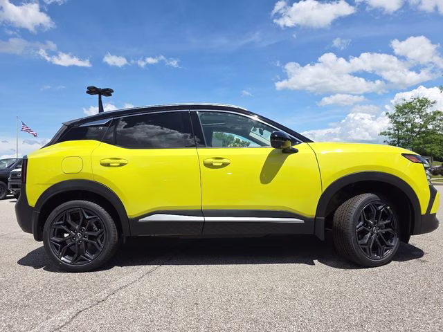 2026 Yuzu Yellow/Super Black Nissan Kicks SR AWD SUV