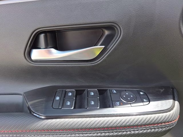 2026 Yuzu Yellow/Super Black Nissan Kicks SR AWD SUV