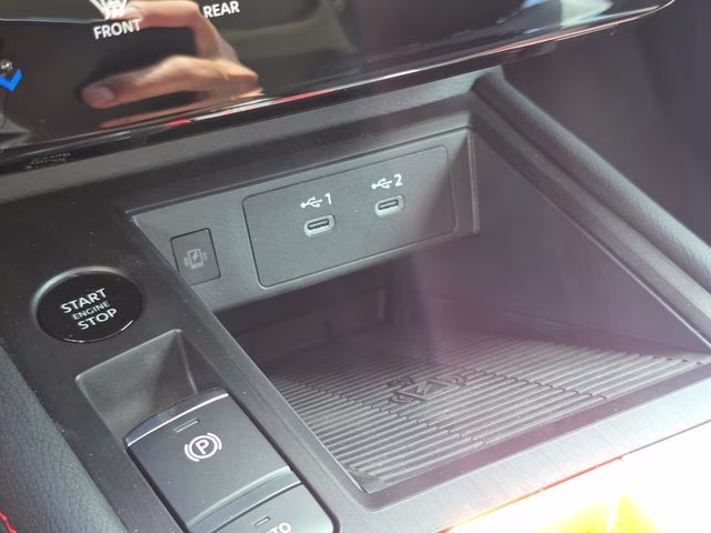 2026 Yuzu Yellow/Super Black Nissan Kicks SR AWD SUV