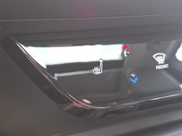 2026 Gun Metallic/Scarlet Ember Tintcoat Nissan Kicks SR AWD SUV