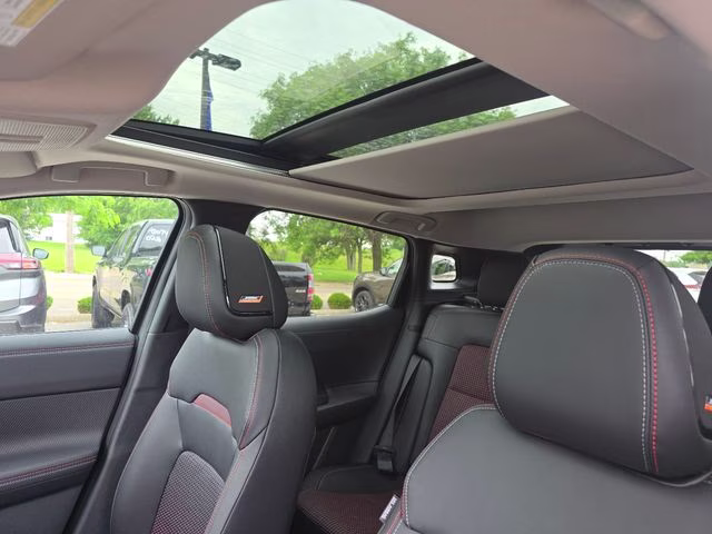 2026 Gun Metallic/Scarlet Ember Tintcoat Nissan Kicks SR AWD SUV