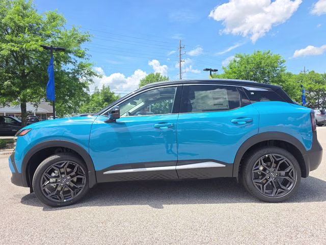 2026 Arctic Ice Blue/Black Nissan Kicks SR AWD SUV