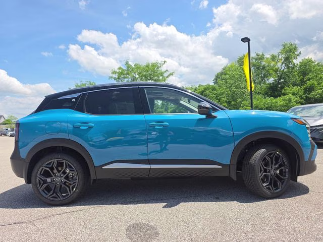 2026 Arctic Ice Blue/Black Nissan Kicks SR AWD SUV