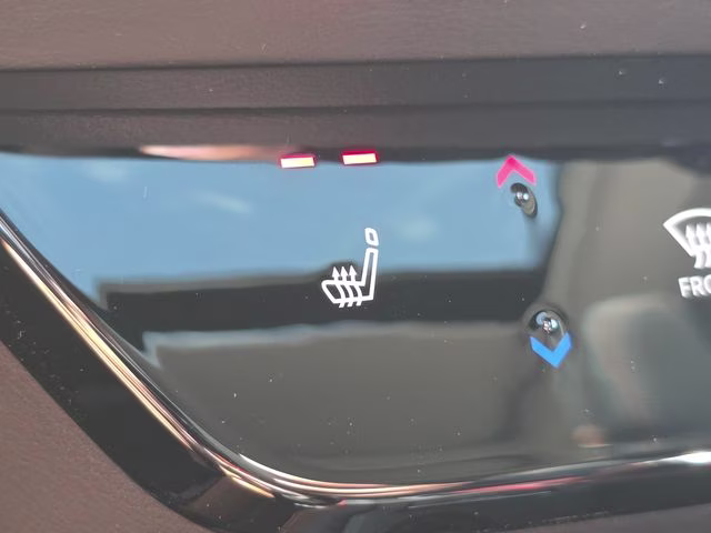 2026 Arctic Ice Blue/Black Nissan Kicks SR AWD SUV