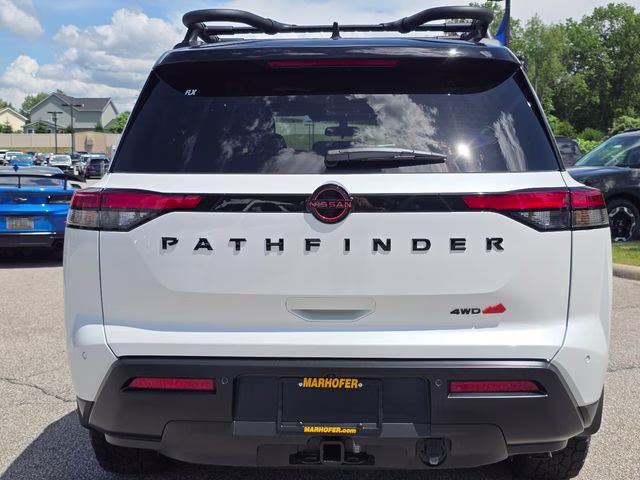 2026 Everest White Pearl/Black Nissan Pathfinder Rock Creek 4X4 SUV