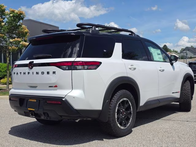 2026 Everest White Pearl/Black Nissan Pathfinder Rock Creek 4X4 SUV
