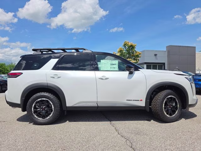 2026 Everest White Pearl/Black Nissan Pathfinder Rock Creek 4X4 SUV