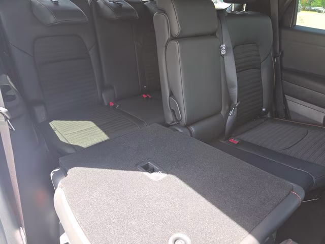 2026 Everest White Pearl/Black Nissan Pathfinder Rock Creek 4X4 SUV