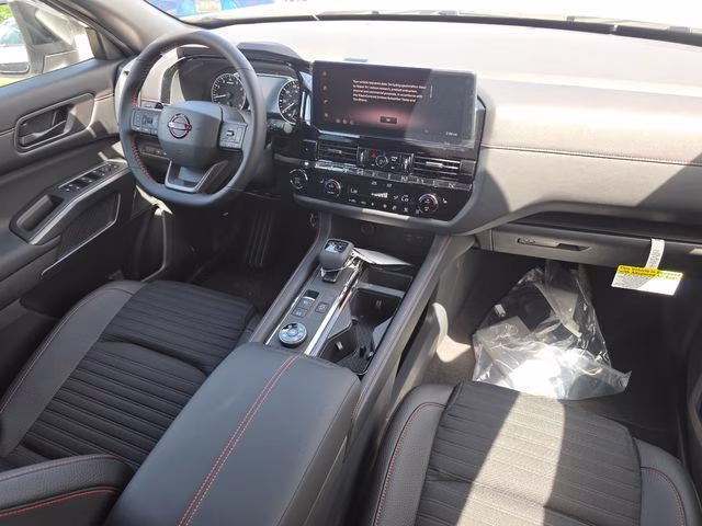2026 Everest White Pearl/Black Nissan Pathfinder Rock Creek 4X4 SUV