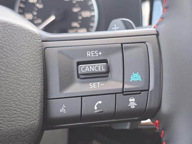 2026 Everest White Pearl/Black Nissan Pathfinder Rock Creek 4X4 SUV
