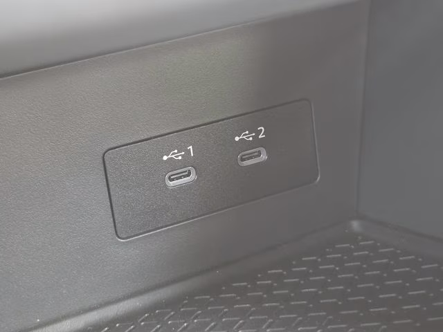 2026 Everest White Pearl/Black Nissan Pathfinder Rock Creek 4X4 SUV