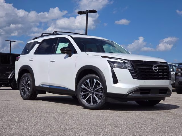 2026 Everest White Pearl Tricoat Nissan Pathfinder Platinum 4X4 SUV
