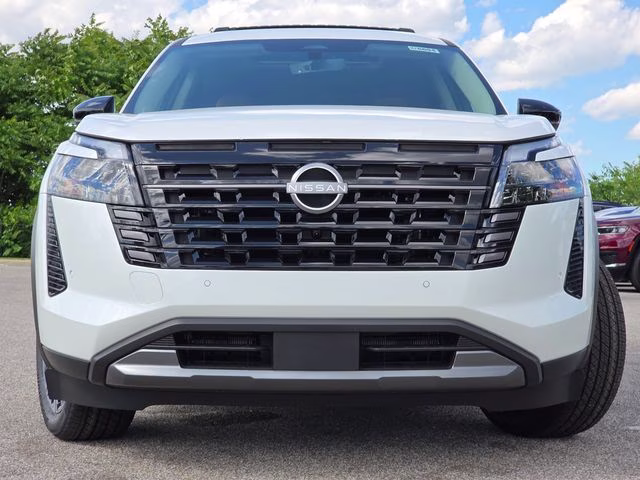 2026 Everest White Pearl Tricoat Nissan Pathfinder Platinum 4X4 SUV