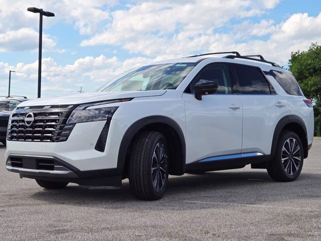 2026 Everest White Pearl Tricoat Nissan Pathfinder Platinum 4X4 SUV
