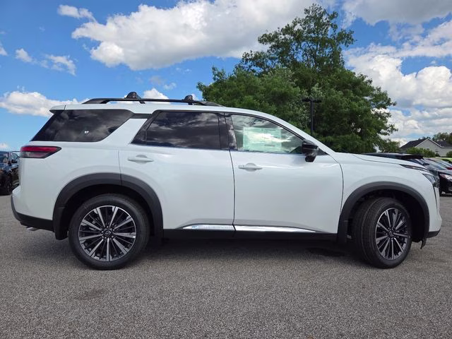 2026 Everest White Pearl Tricoat Nissan Pathfinder Platinum 4X4 SUV