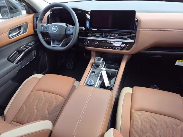 2026 Everest White Pearl Tricoat Nissan Pathfinder Platinum 4X4 SUV