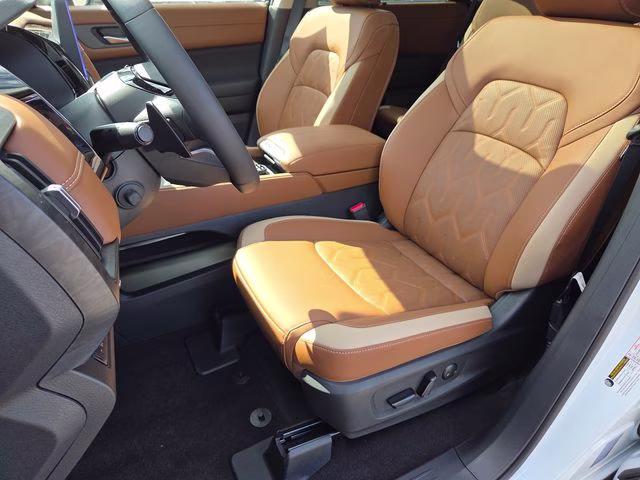 2026 Everest White Pearl Tricoat Nissan Pathfinder Platinum 4X4 SUV