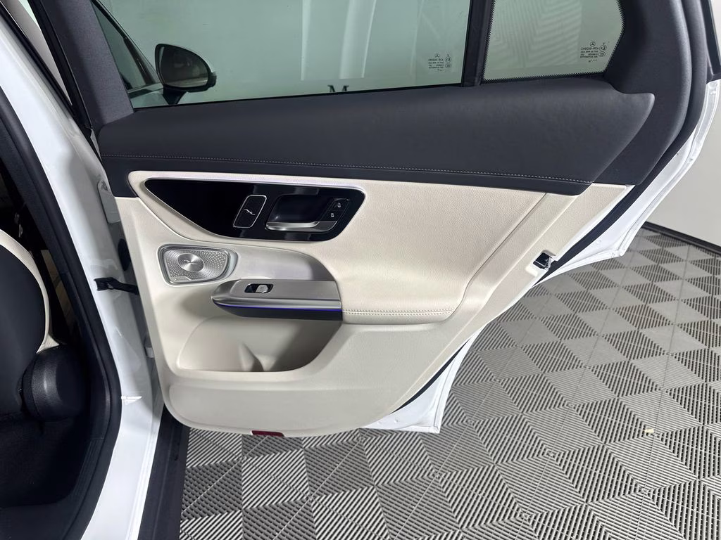 2026 MANUFAKTUR Moonlight White Metallic Mercedes-Benz GLC GLC 300 Coupe AWD SUV
