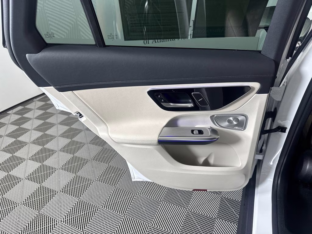 2026 MANUFAKTUR Moonlight White Metallic Mercedes-Benz GLC GLC 300 Coupe AWD SUV