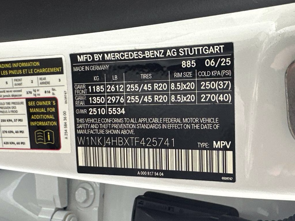 2026 MANUFAKTUR Moonlight White Metallic Mercedes-Benz GLC GLC 300 Coupe AWD SUV