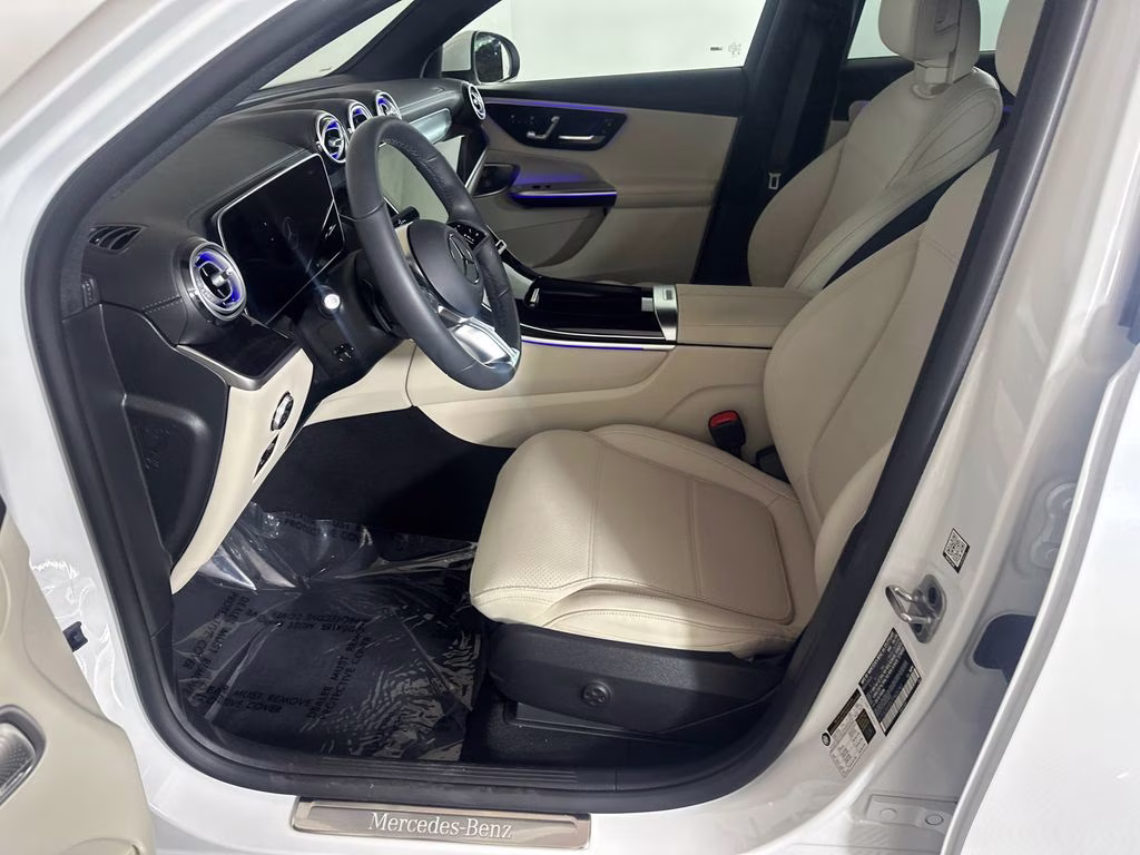2026 MANUFAKTUR Moonlight White Metallic Mercedes-Benz GLC GLC 300 Coupe AWD SUV
