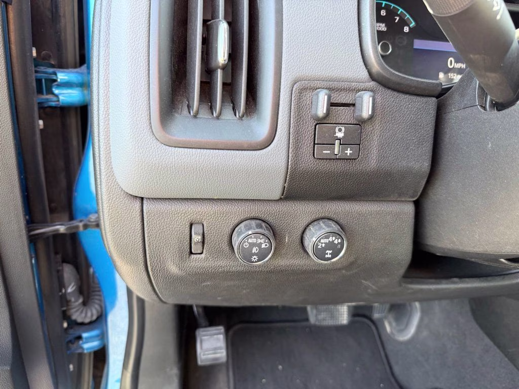 2022 Bright Blue Metallic Chevrolet Colorado Z71 4X4 Truck