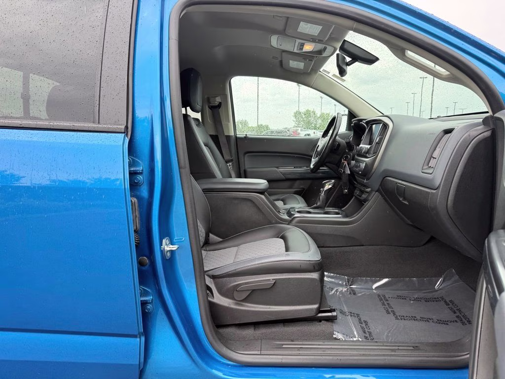 2022 Bright Blue Metallic Chevrolet Colorado Z71 4X4 Truck