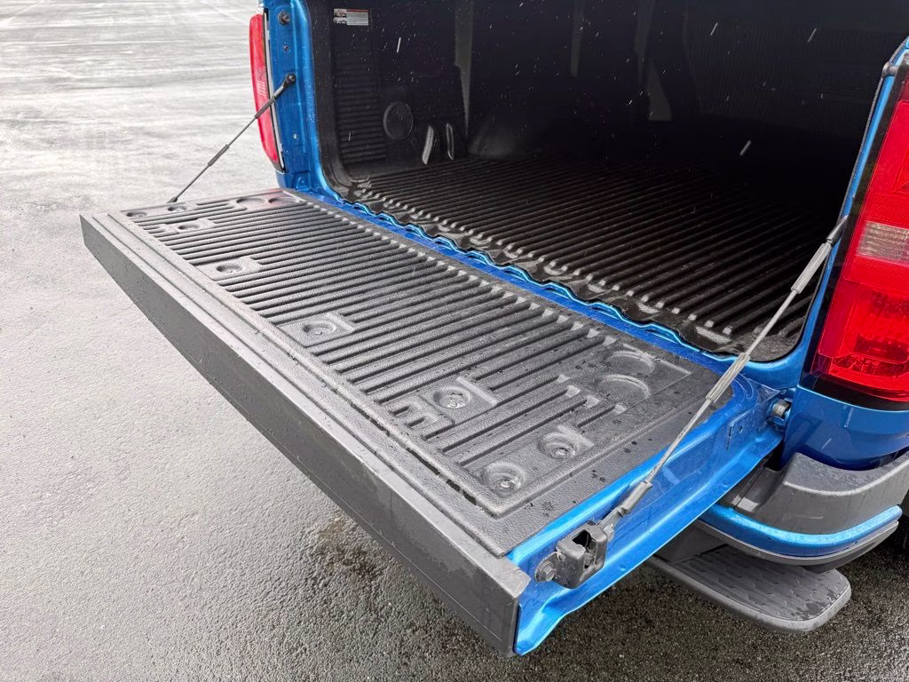 2022 Bright Blue Metallic Chevrolet Colorado Z71 4X4 Truck