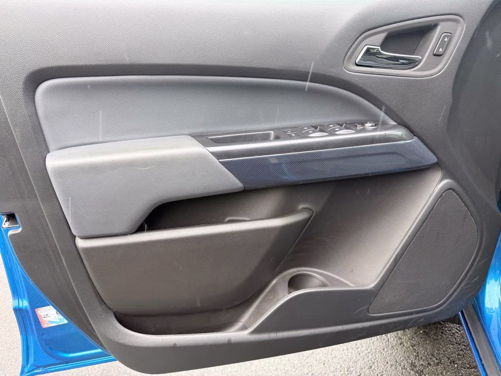 2022 Bright Blue Metallic Chevrolet Colorado Z71 4X4 Truck