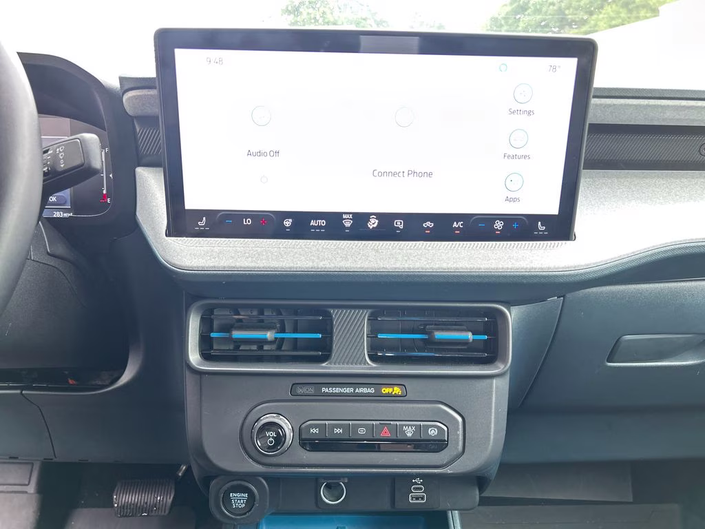 2025 Oxford White Ford Maverick XLT AWD Truck