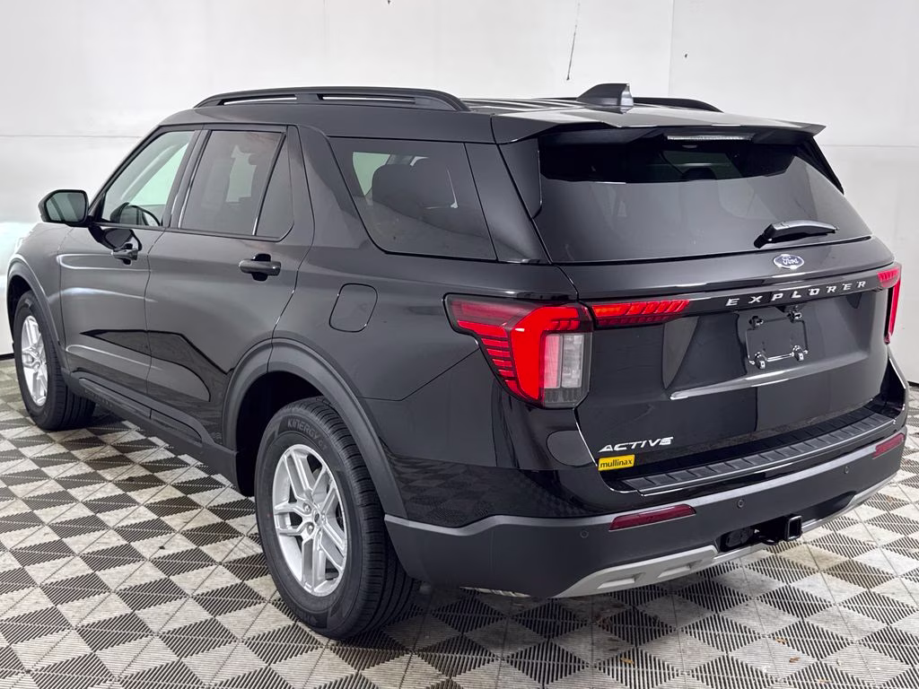 2026 Agate Black Metallic Ford Explorer Active RWD SUV