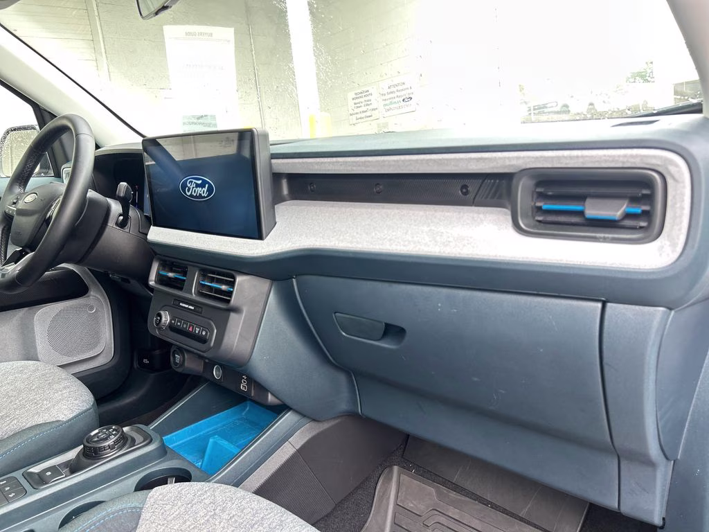 2025 Oxford White Ford Maverick XLT AWD Truck