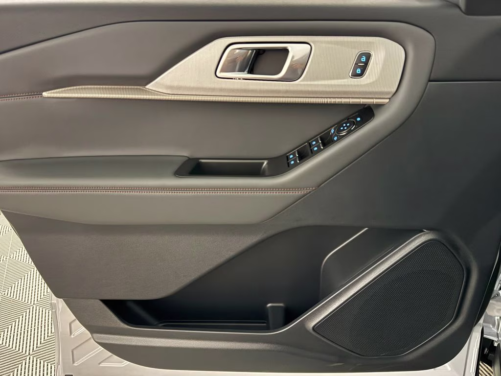 2026 Space White Metallic Ford Explorer Active RWD SUV
