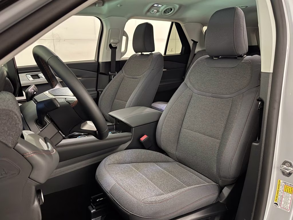 2026 Space White Metallic Ford Explorer Active RWD SUV