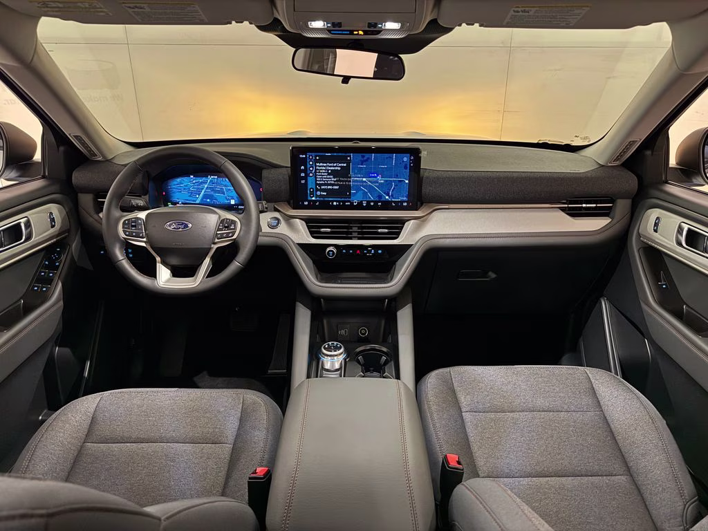 2026 Space White Metallic Ford Explorer Active RWD SUV