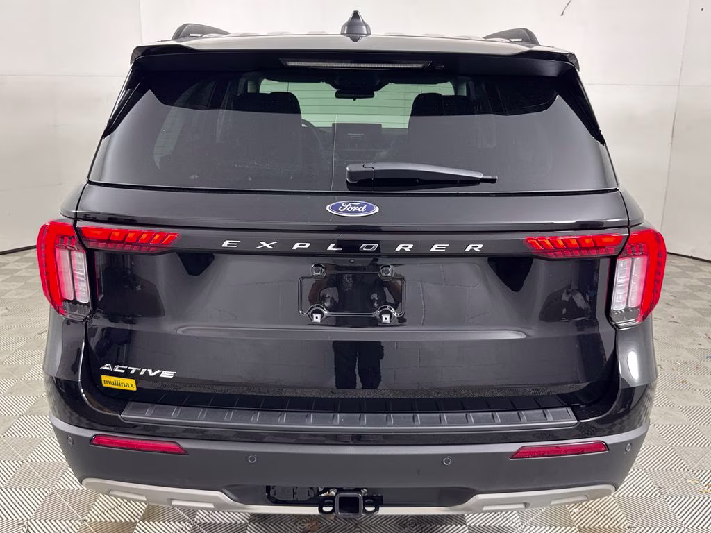 2026 Agate Black Metallic Ford Explorer Active RWD SUV