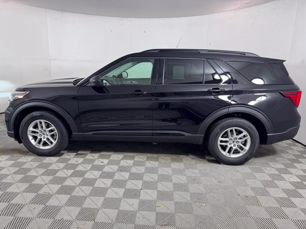 2026 Agate Black Metallic Ford Explorer Active RWD SUV