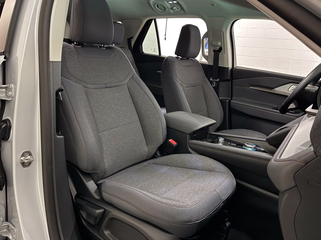 2026 Space White Metallic Ford Explorer Active RWD SUV