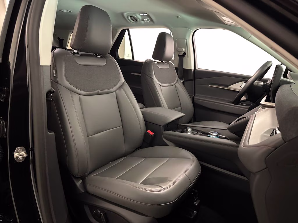 2026 Agate Black Metallic Ford Explorer Active RWD SUV