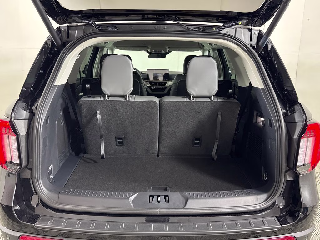 2026 Agate Black Metallic Ford Explorer Active RWD SUV