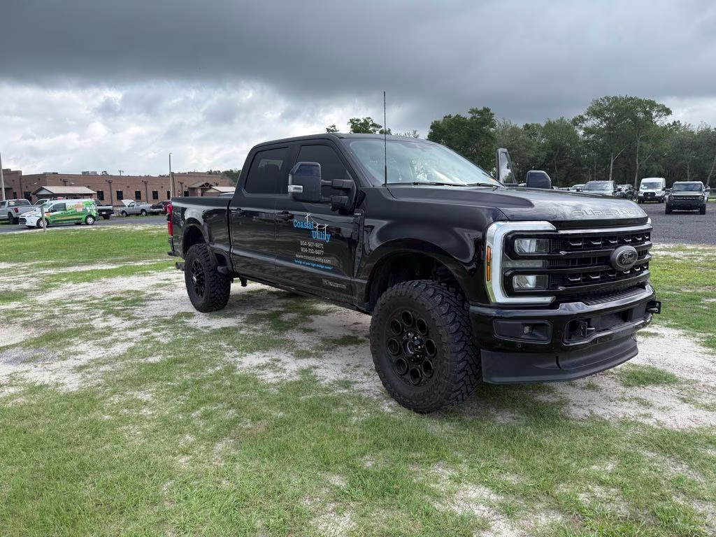 2024 Black Metallic Ford Super Duty F-350 SRW Lariat 4X4 Truck