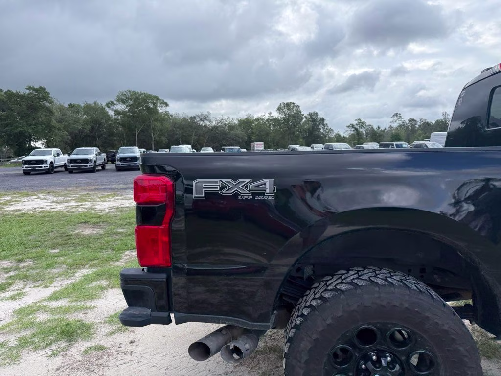 2024 Black Metallic Ford Super Duty F-350 SRW Lariat 4X4 Truck