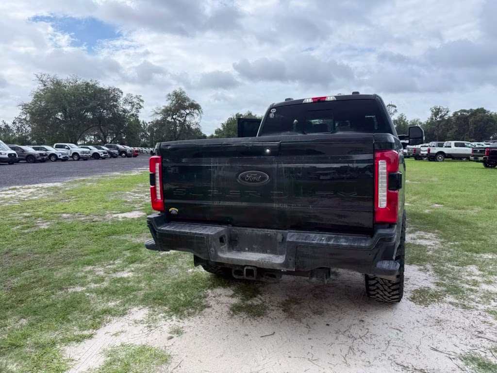 2024 Black Metallic Ford Super Duty F-350 SRW Lariat 4X4 Truck