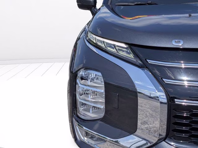 2025 Graphite Gray Metallic/Black Roof Mitsubishi Outlander SEL AWD SUV