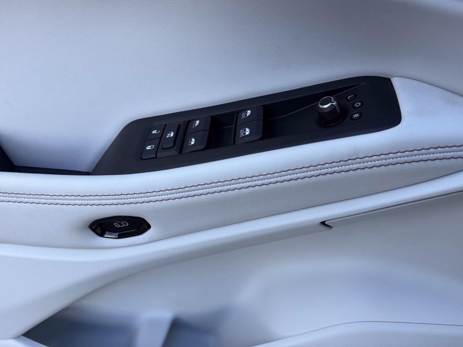 2026 Bright White Clearcoat Jeep Cherokee Limited 4X4 SUV